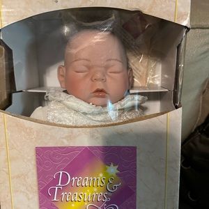 🩷NEW IN BOX NUMBERED PREMIUM  EDITION Dreams and Treasures porcelain doll